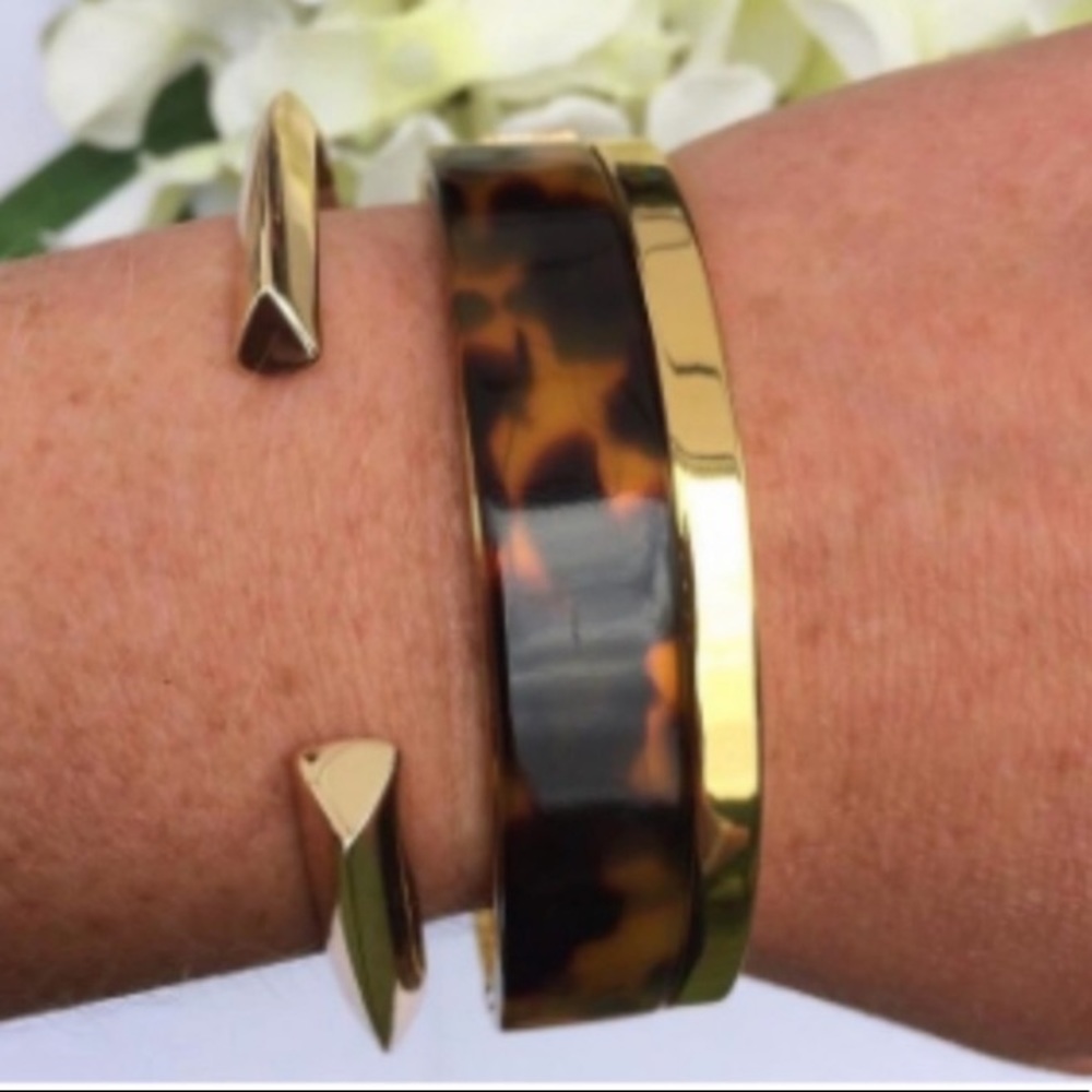 Stella & Dot | Retired Jaya Tortoise + Gold Bangle Clasp Bracelet - Picture 2 of 9